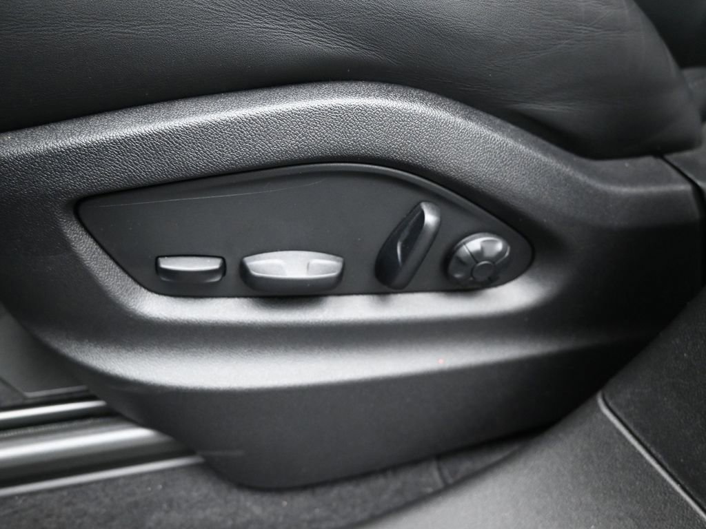 Used 2022 Porsche Cayenne GTS image 21