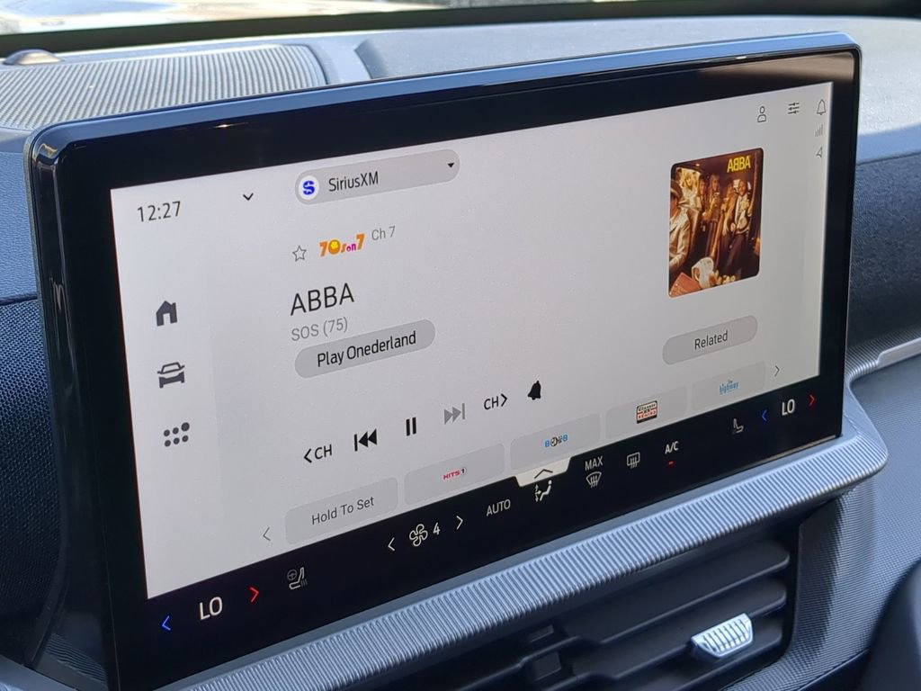 Used 2025 Ford Explorer ST-Line w/ ST-Line Street Pack image 19