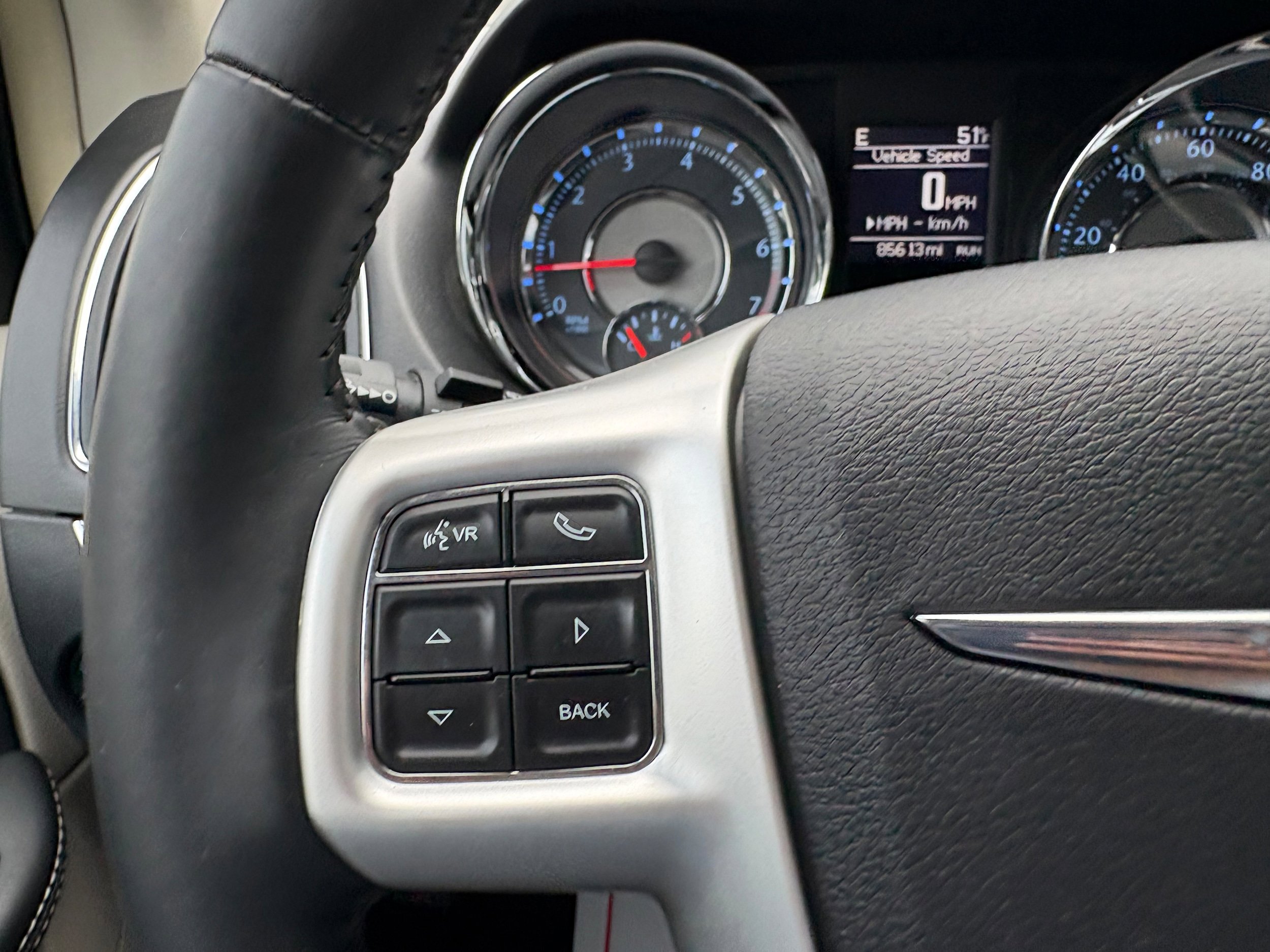 Used 2015 Chrysler Town & Country Touring FWD image 18