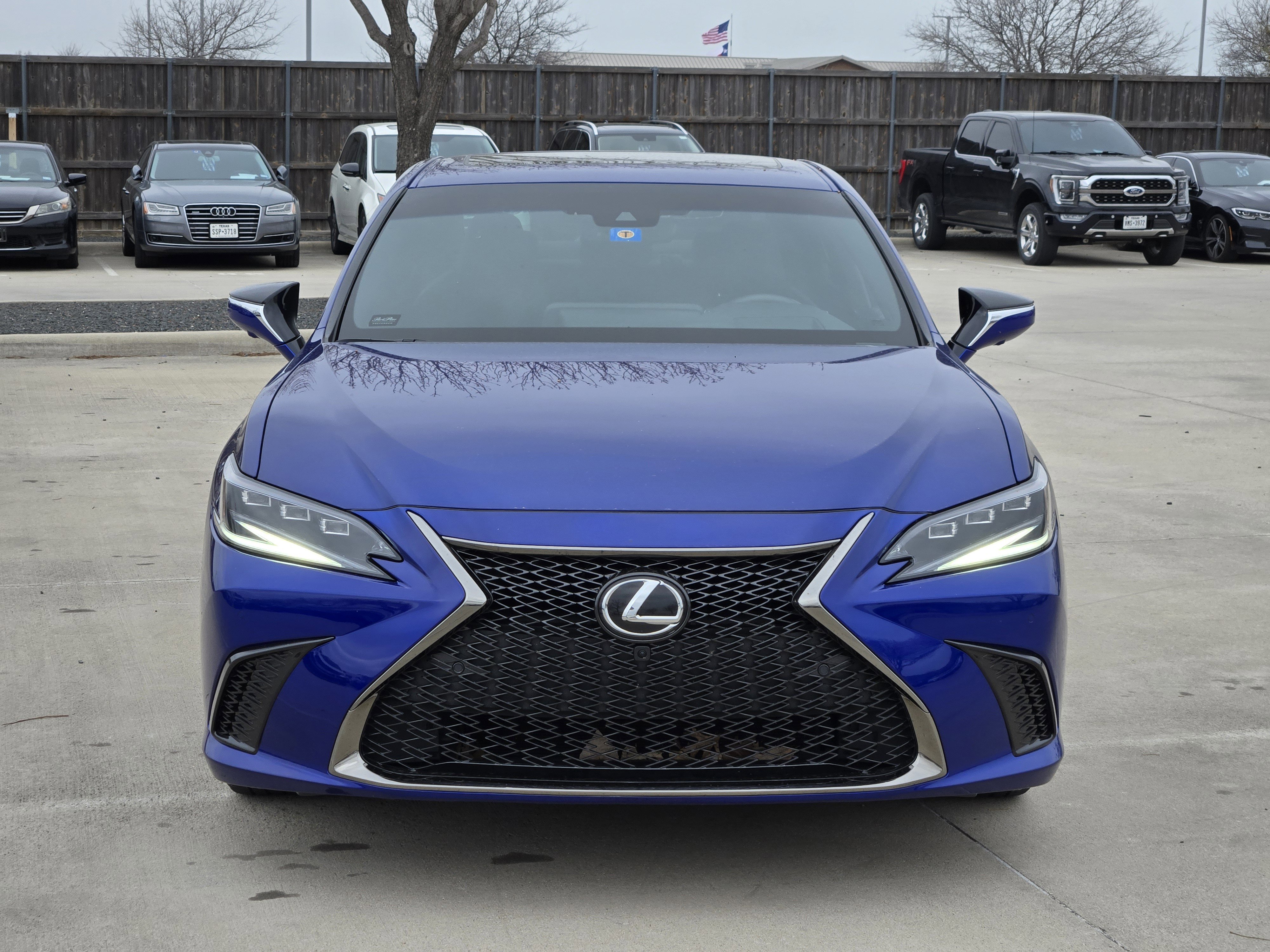 Used 2023 Lexus ES 350 F Sport w/ Accessory Package (Z2) image 4