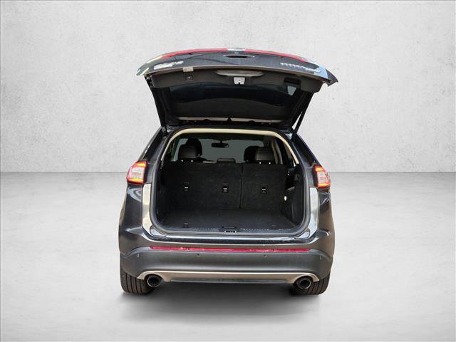 Used 2017 Ford Edge Titanium w/ Technology Package FWD image 8