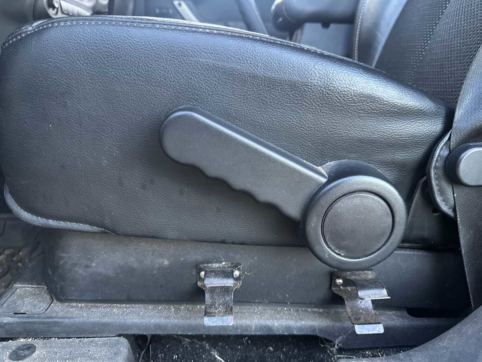 Used 2016 Jeep Wrangler Sahara image 14