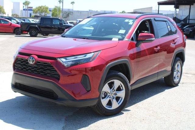 Used 2022 Toyota RAV4 XLE FWD image 12
