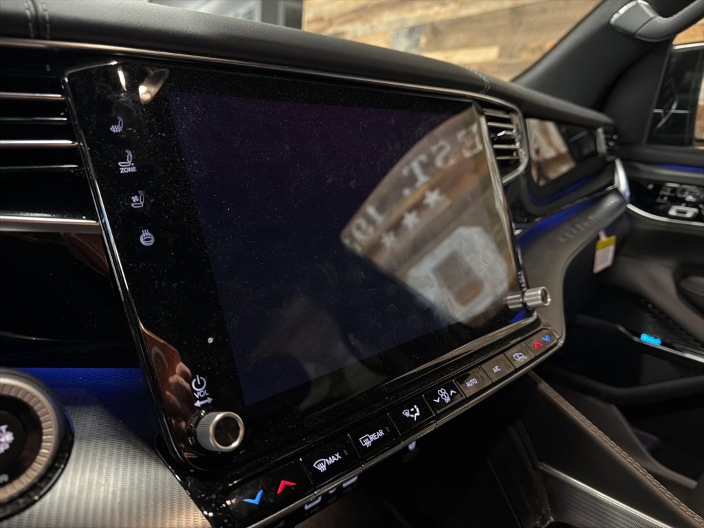 Used 2024 Jeep Grand Wagoneer Series II w/ Quick Order Packagew 28T image 3