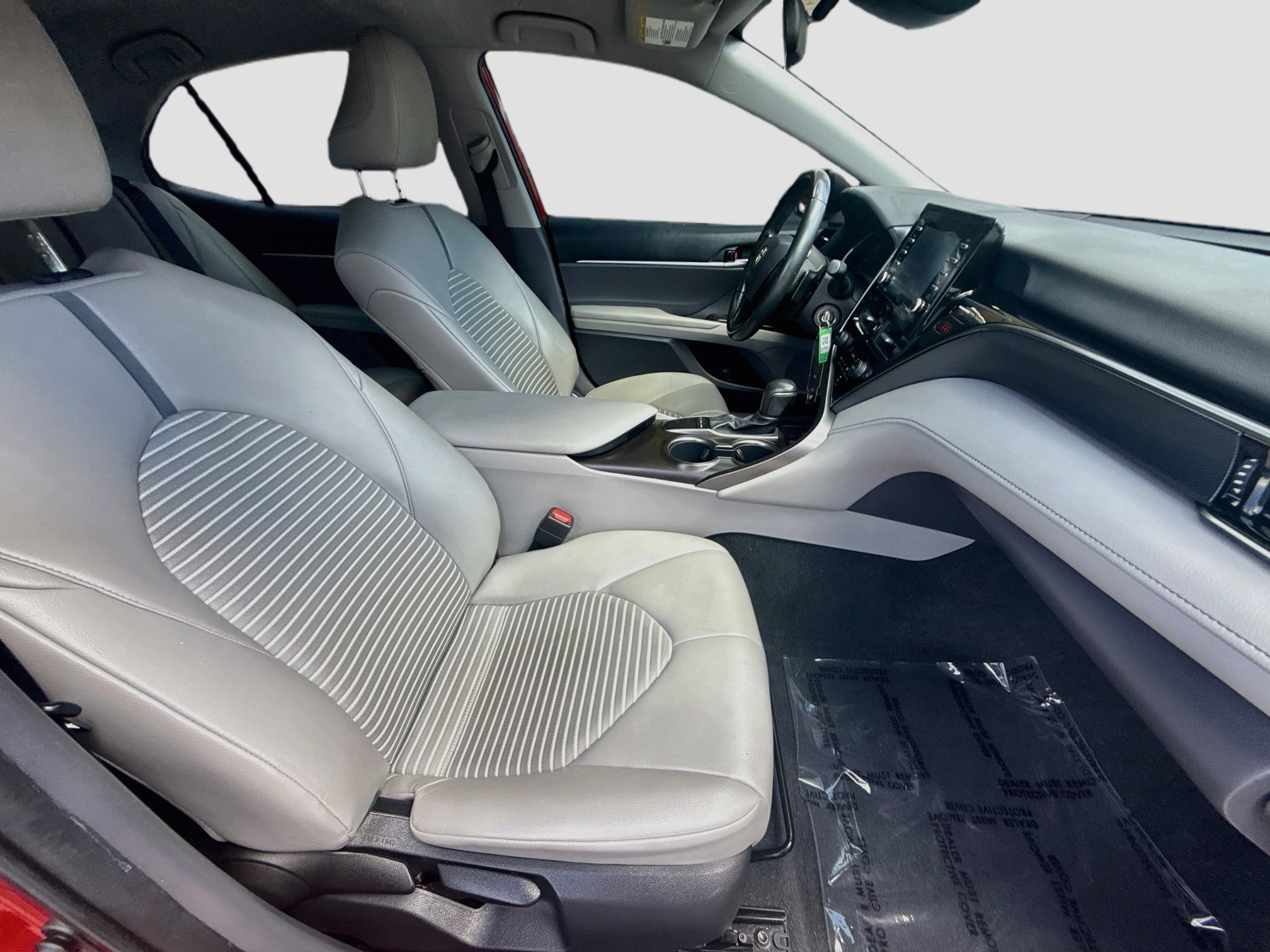 Used 2022 Toyota Camry SE FWD image 28