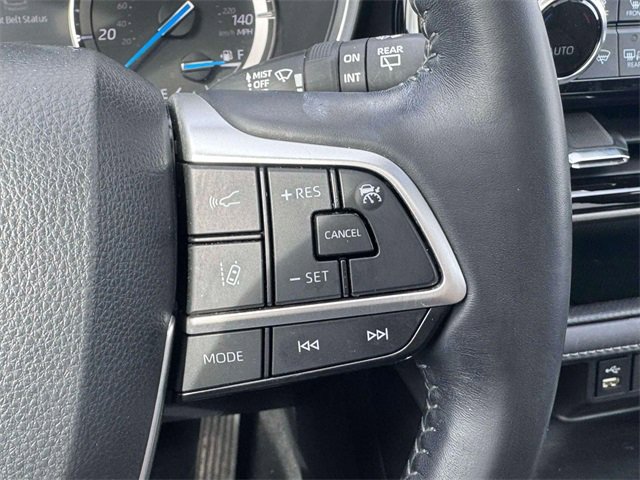 Used 2022 Toyota Highlander XLE image 22