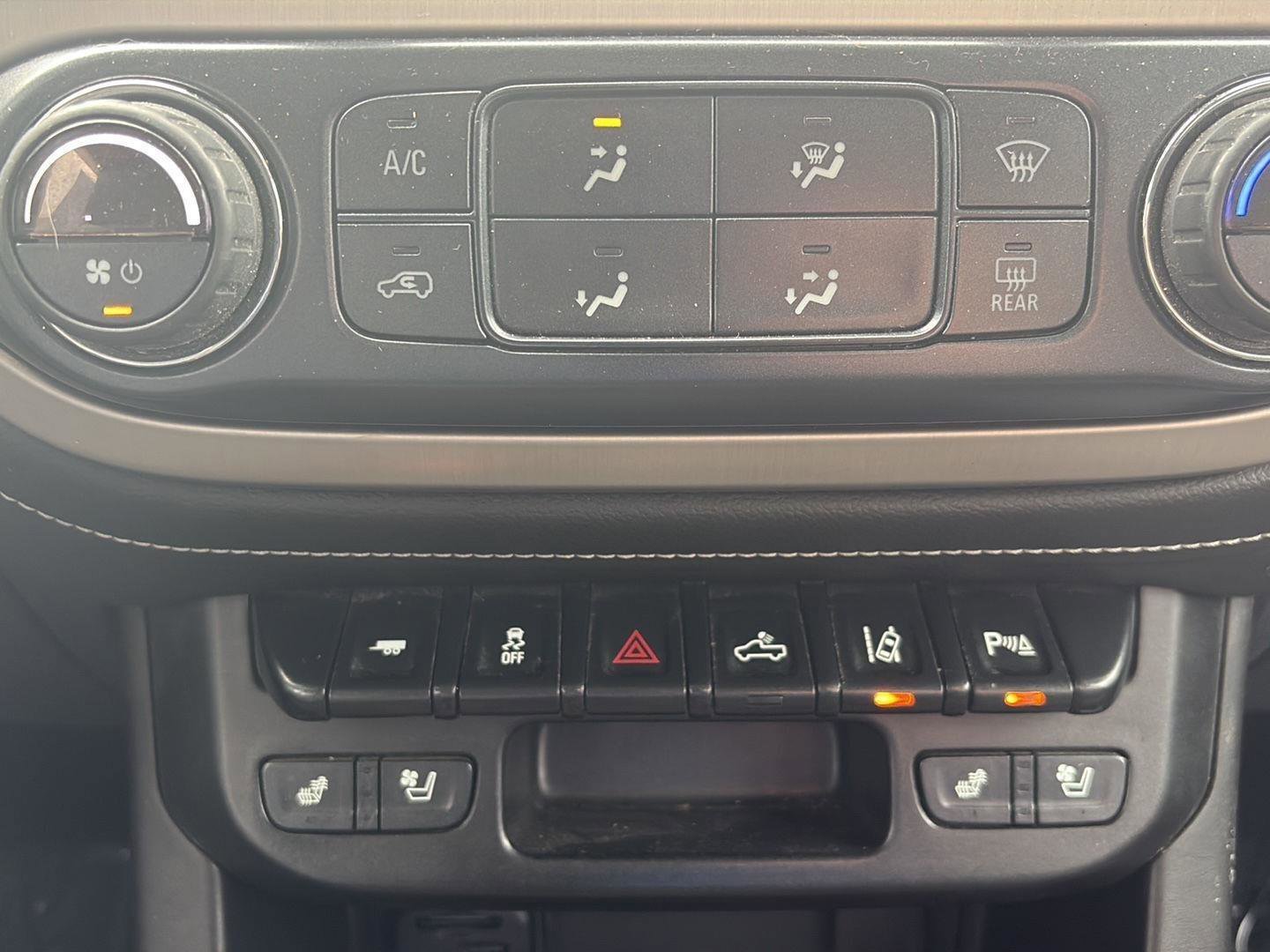 Used 2021 GMC Canyon Denali image 18