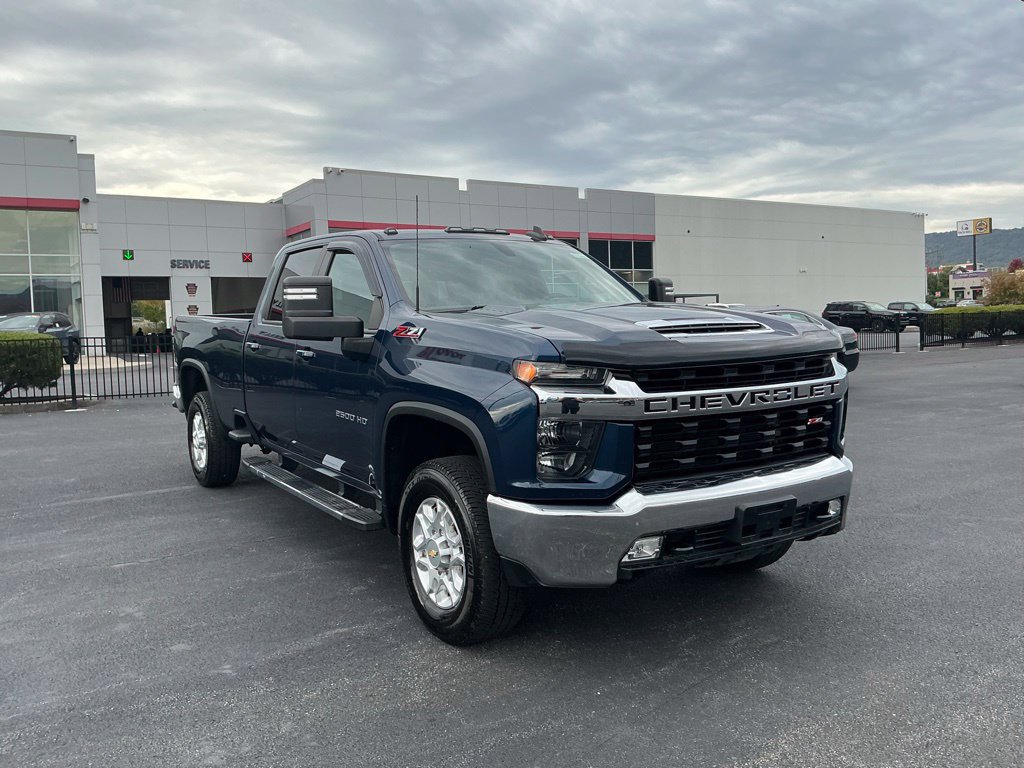 Used 2022 Chevrolet Silverado 2500 LT w/ Convenience Package AWD/4WD image 3