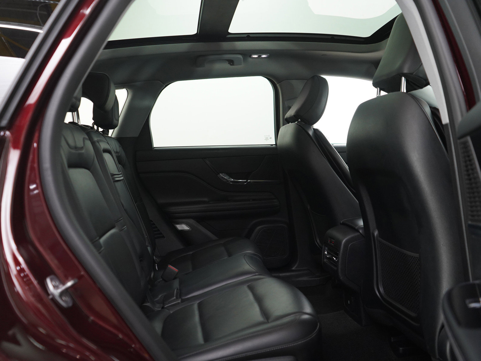 Used 2021 Lincoln Corsair AWD w/ Premium Package image 12