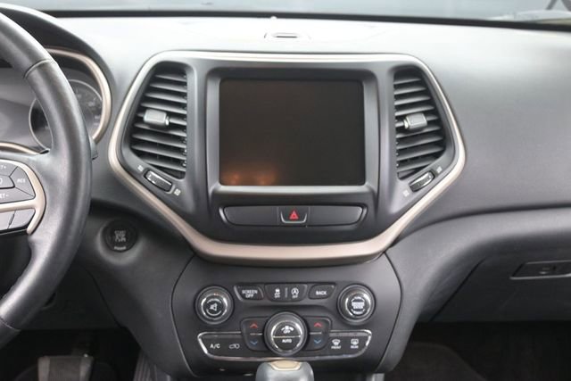 Used 2016 Jeep Cherokee Limited AWD/4WD image 24