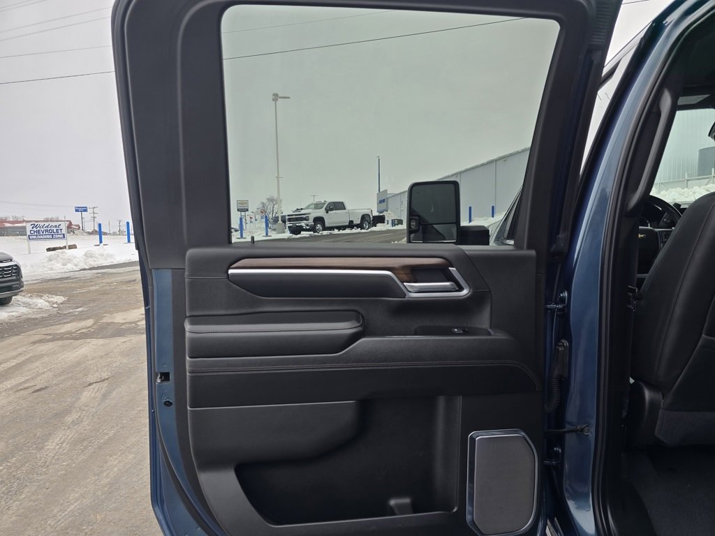 Used 2025 Chevrolet Silverado 2500 High Country w/ High Country Premium Package image 19