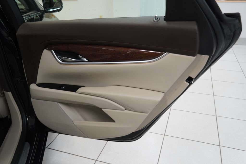 Used 2013 Cadillac XTS Premium AWD/4WD image 24