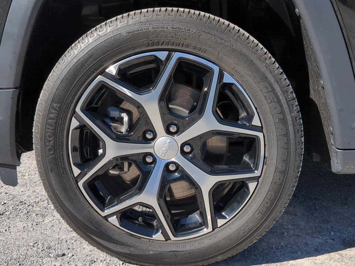 Used 2024 Jeep Compass Limited AWD/4WD image 9