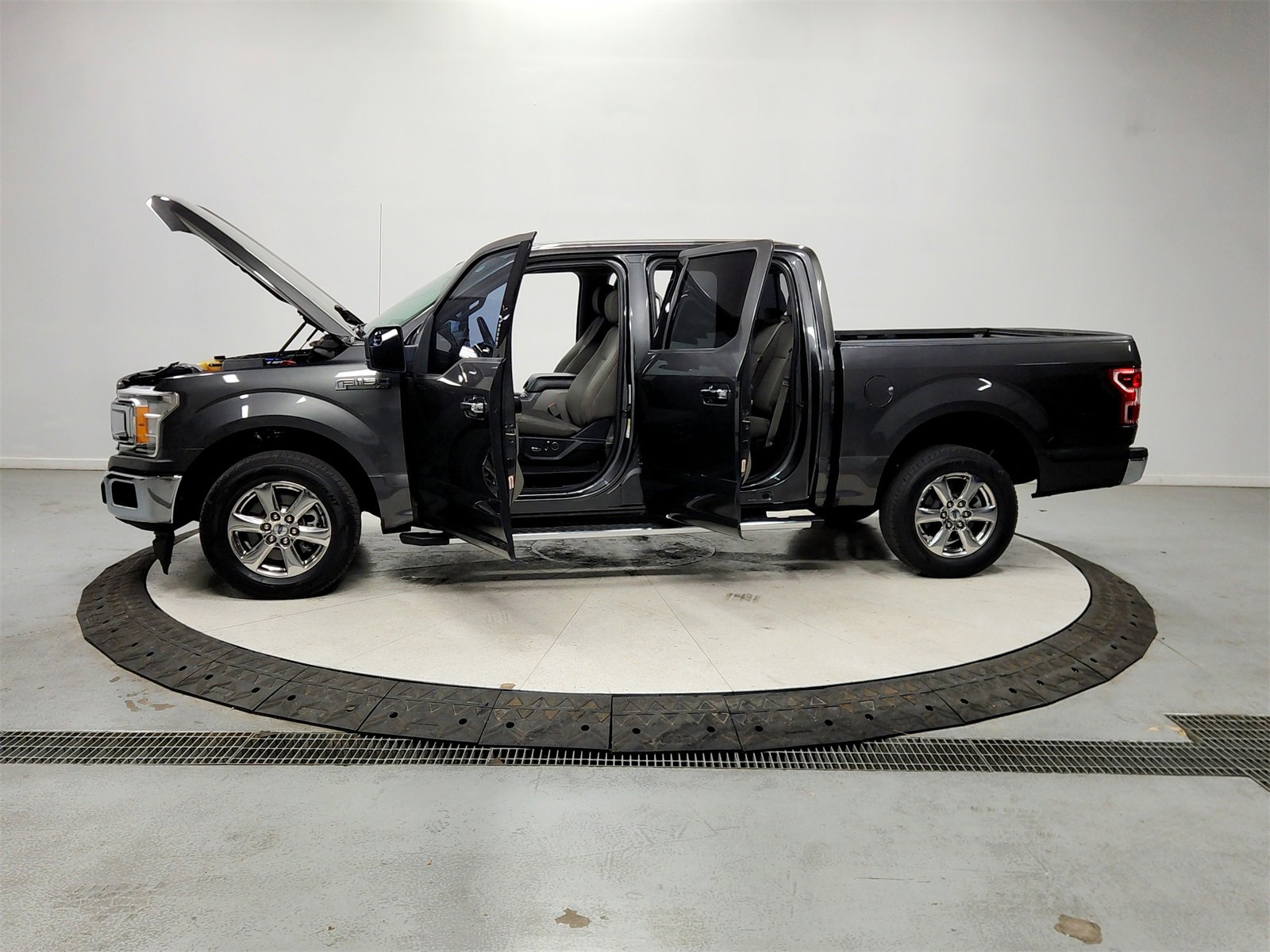 Used 2018 Ford F150 XLT w/ Equipment Group 302A Luxury image 12