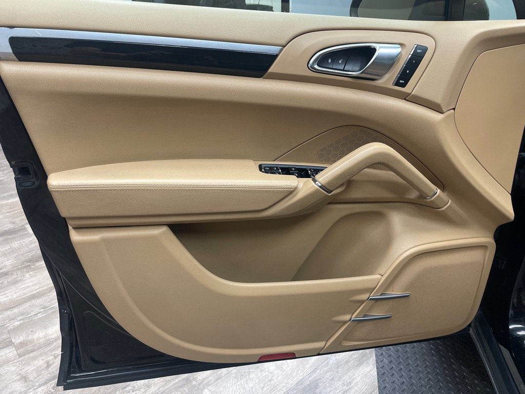 Used 2012 Porsche Cayenne AWD/4WD image 14