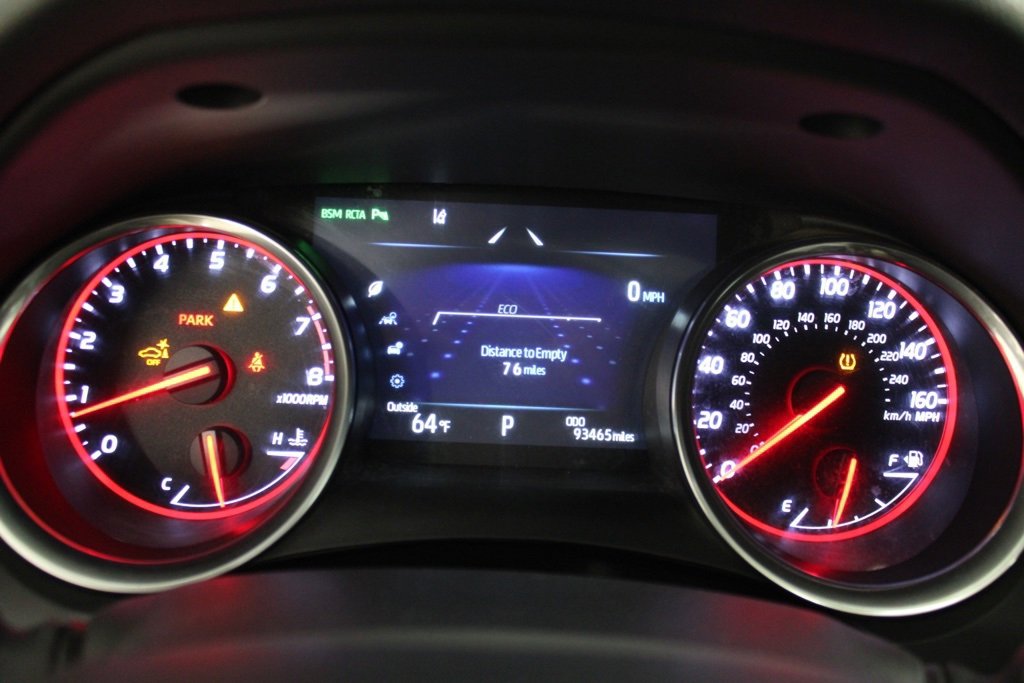 Used 2018 Toyota Camry XSE image 5