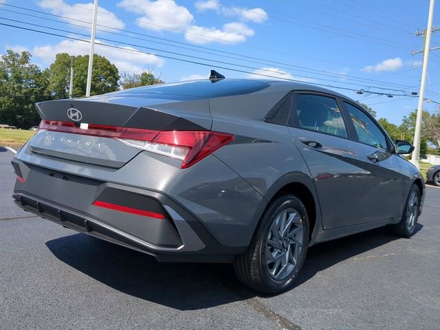 Used 2024 Hyundai Elantra SEL image 4