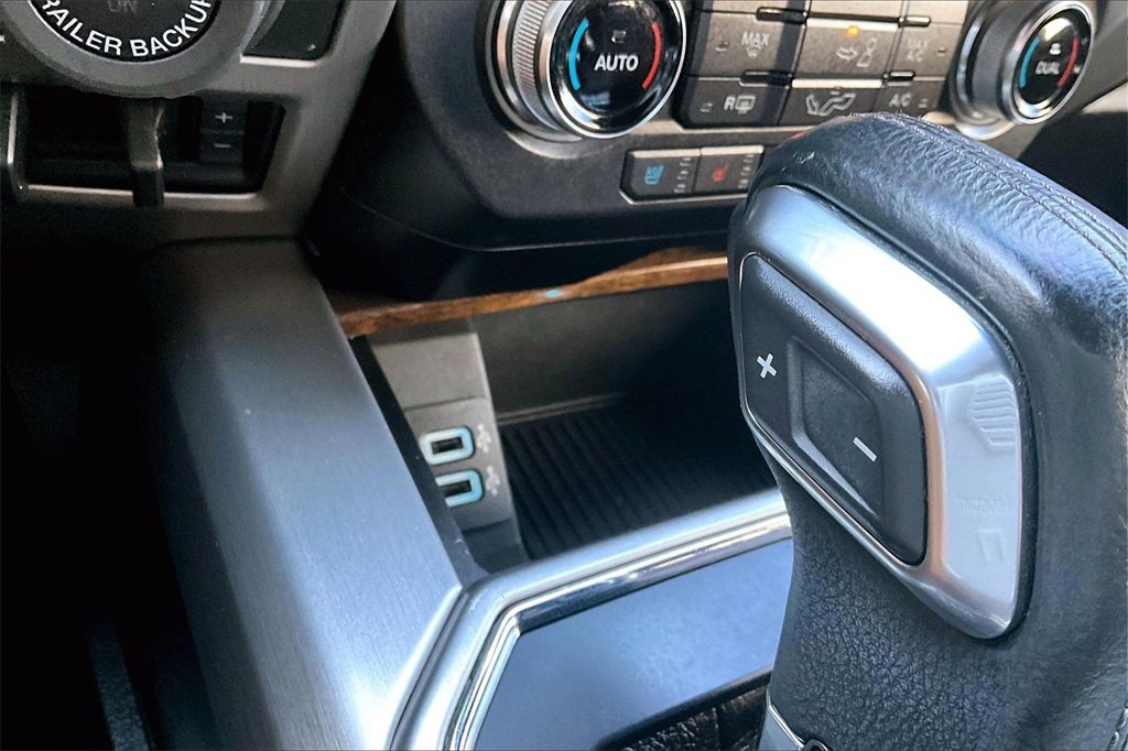 Used 2017 Ford F150 Platinum w/ Equipment Group 701A Luxury image 17