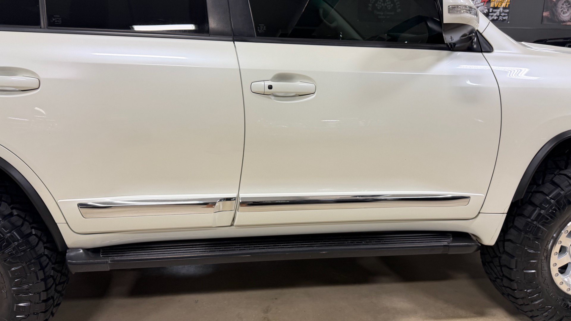 Used 2014 Toyota Land Cruiser AWD/4WD image 16