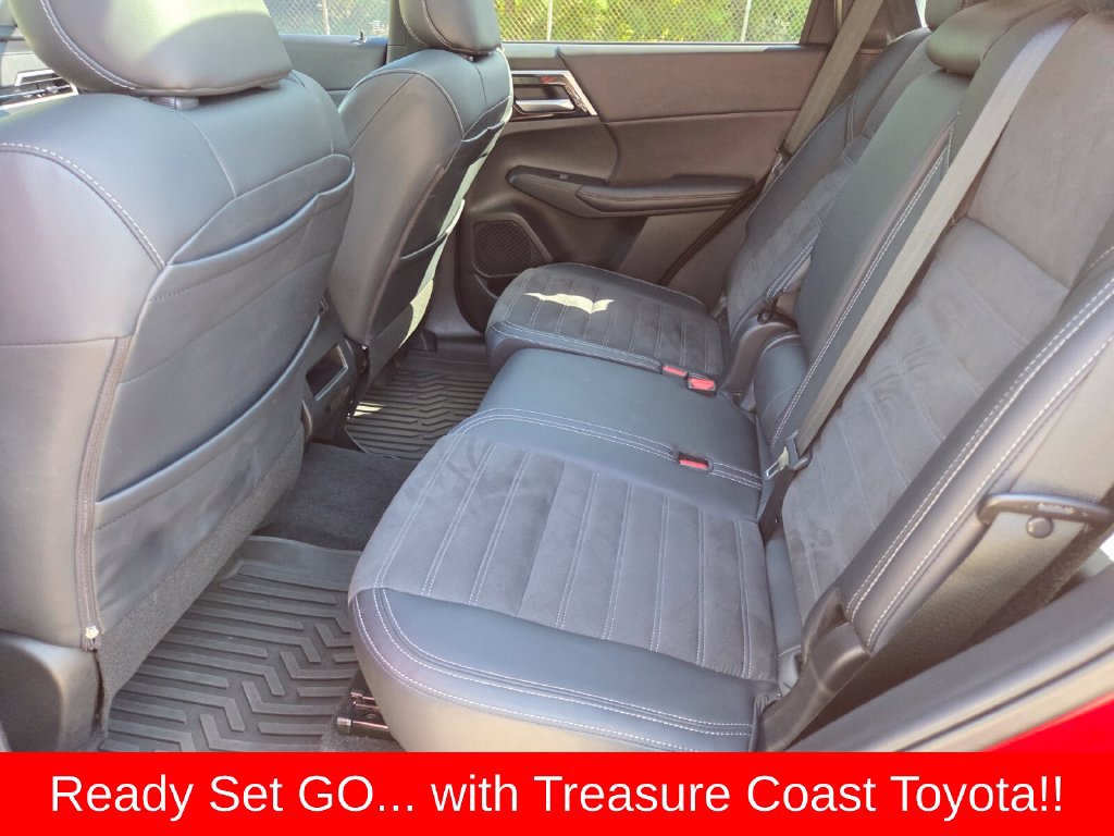 Used 2024 Mitsubishi Outlander SE FWD image 23