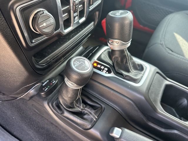 Used 2021 Jeep Wrangler Unlimited Sahara w/ Uconnect 4C Nav & Sound Group AWD/4WD image 30