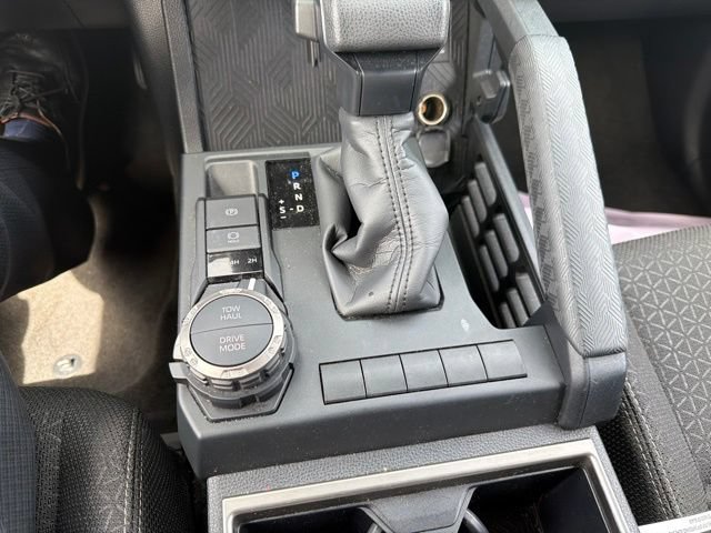 Used 2025 Toyota 4Runner SR5 AWD/4WD image 52