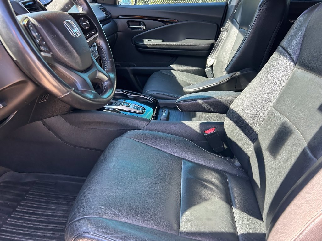 Used 2021 Honda Pilot Touring image 11