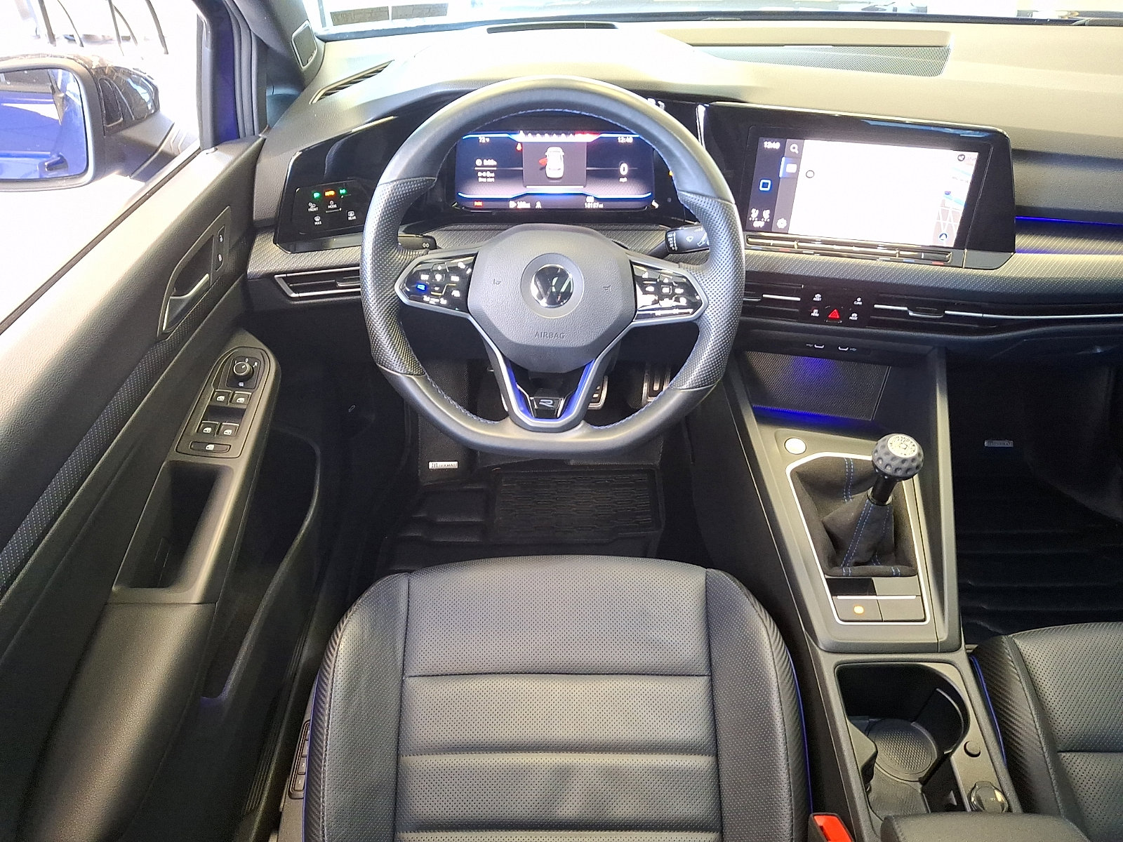 Used 2022 Volkswagen Golf R image 8