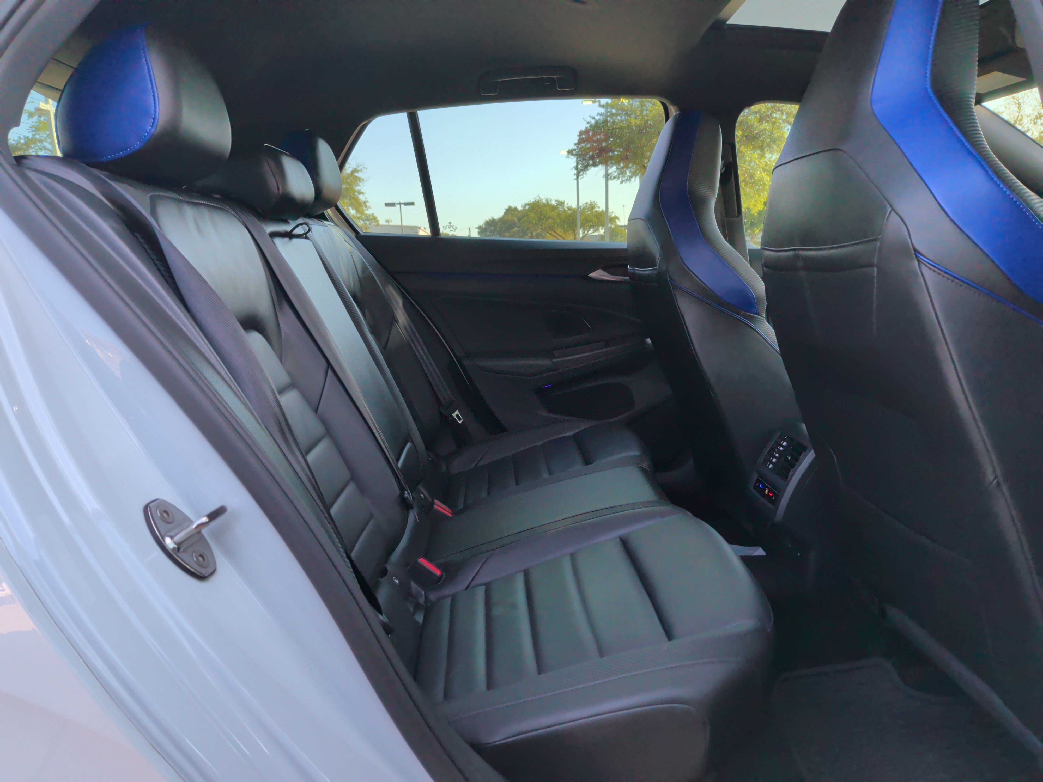 Used 2024 Volkswagen Golf R AWD/4WD image 30