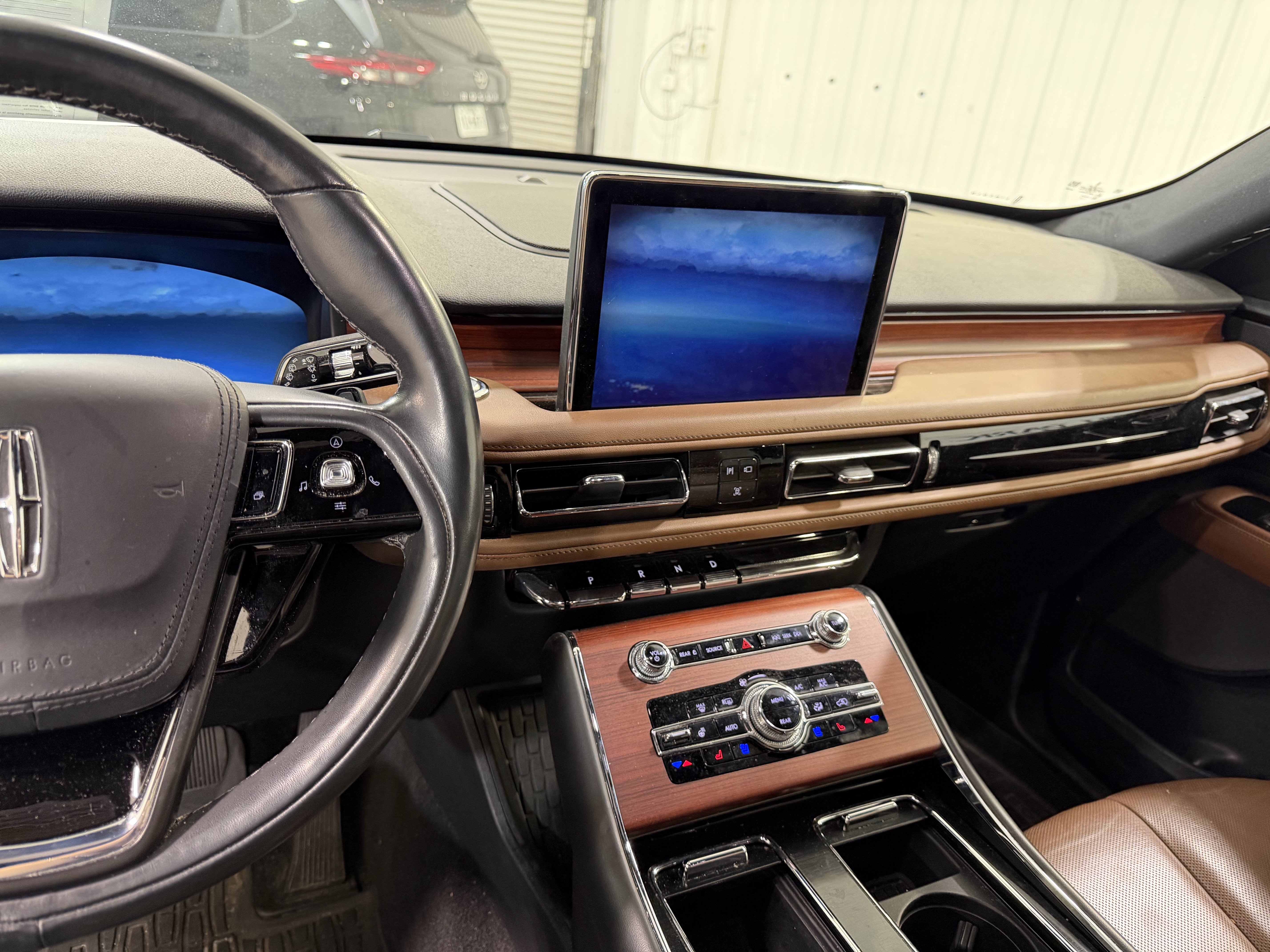 Used 2022 Lincoln Aviator Reserve w/ Equipment Group 201A RWD image 15