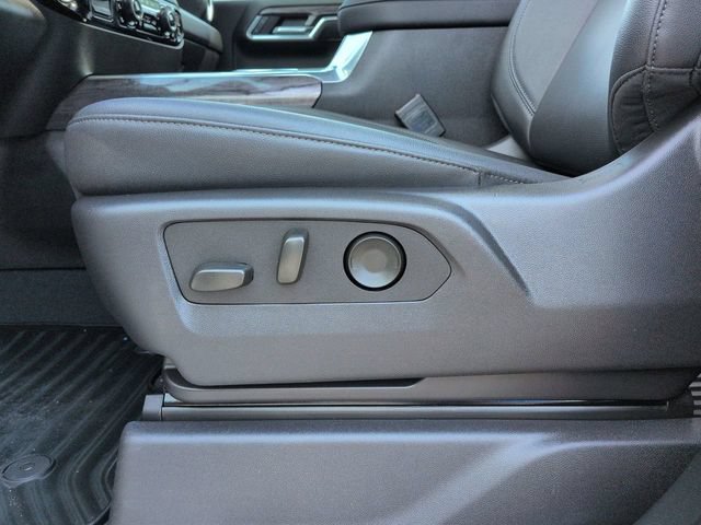 Used 2025 Chevrolet Silverado 3500 LTZ w/ LTZ Convenience Package AWD/4WD image 24