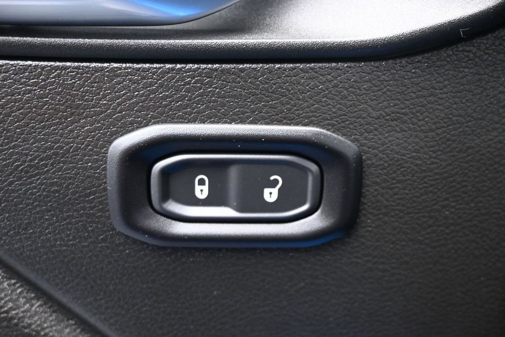 Used 2025 Jeep Gladiator Sport AWD/4WD image 13