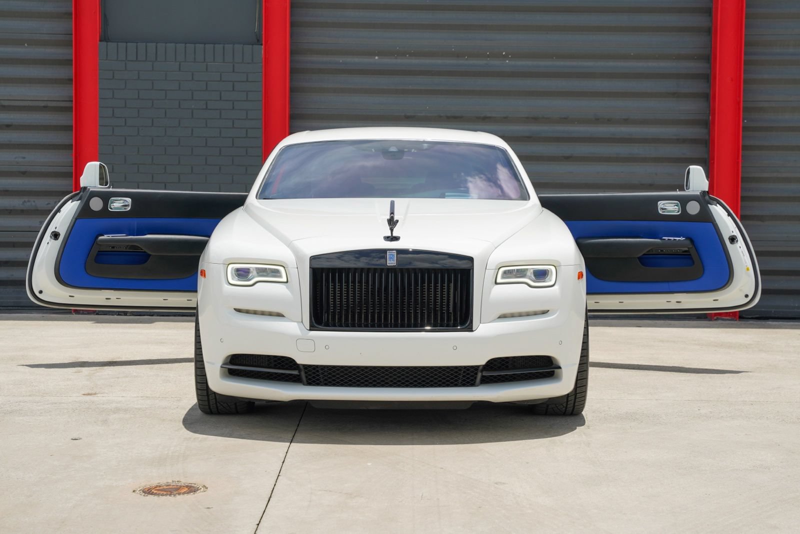Used 2019 Rolls-Royce Wraith RWD image 3