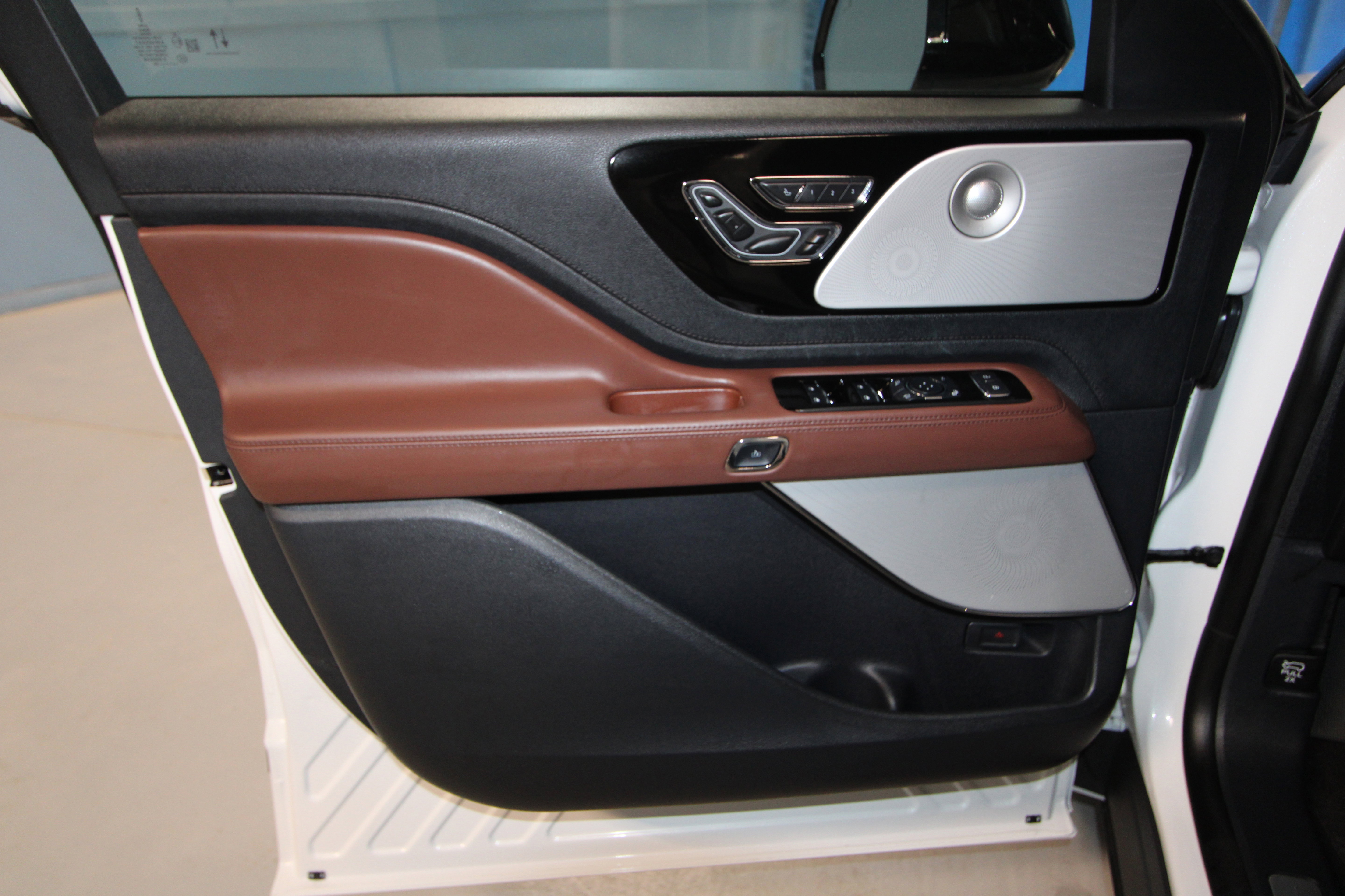 New 2026 Lincoln Aviator Reserve image 4