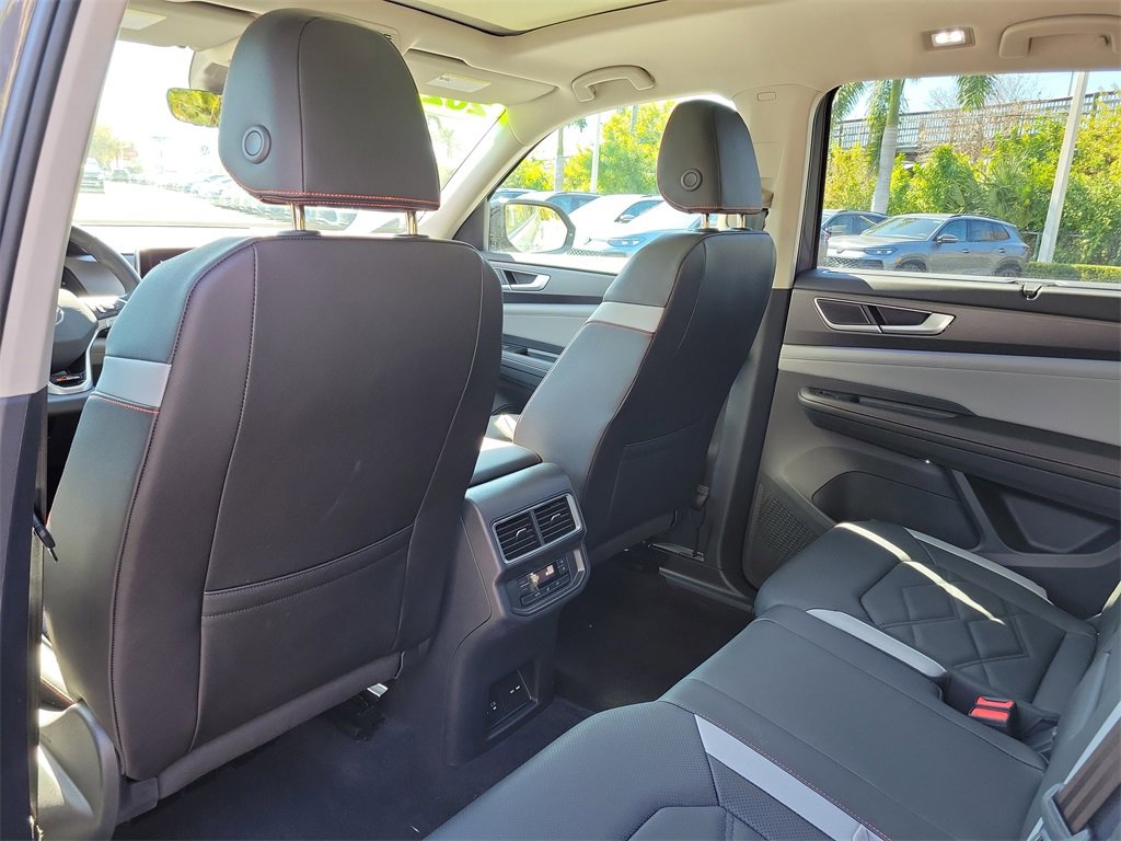 Certified 2025 Volkswagen Atlas Peak Edition SE image 13