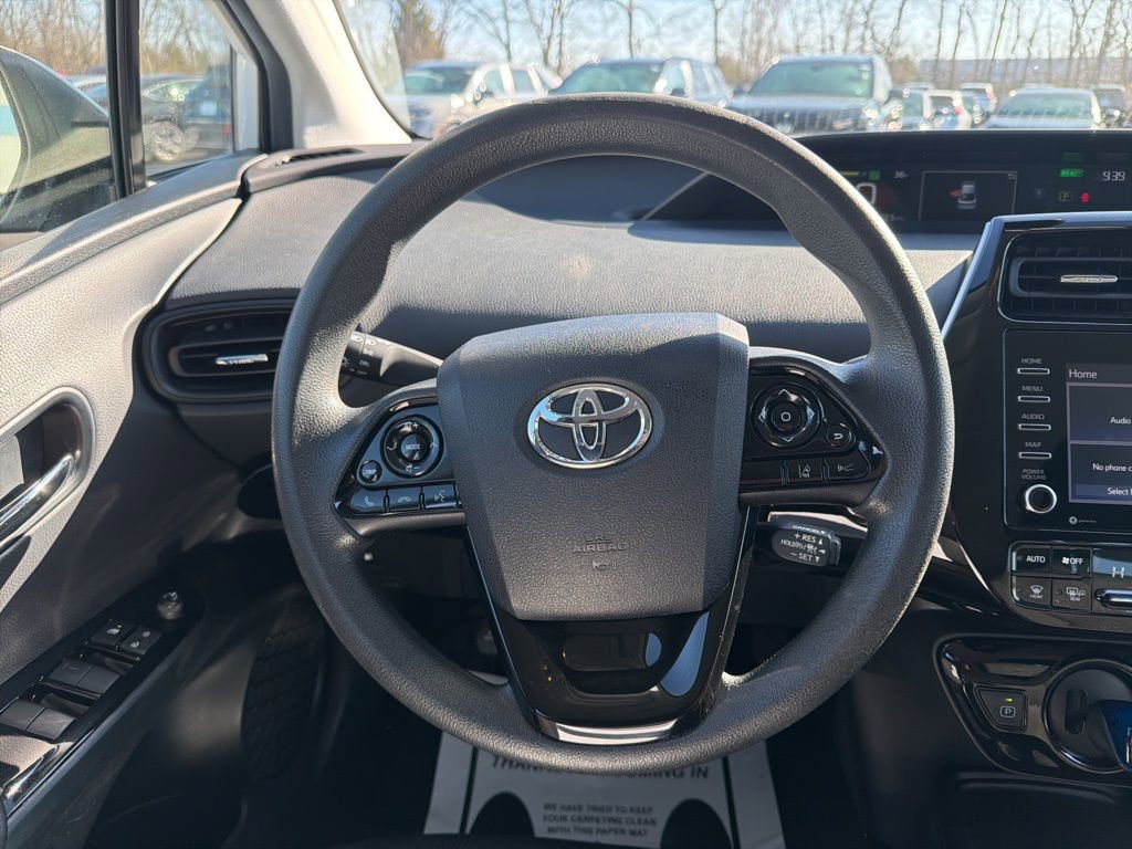 Used 2021 Toyota Prius LE image 12