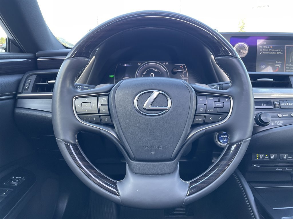 Used 2020 Lexus ES 300h w/ Premium Package FWD image 27