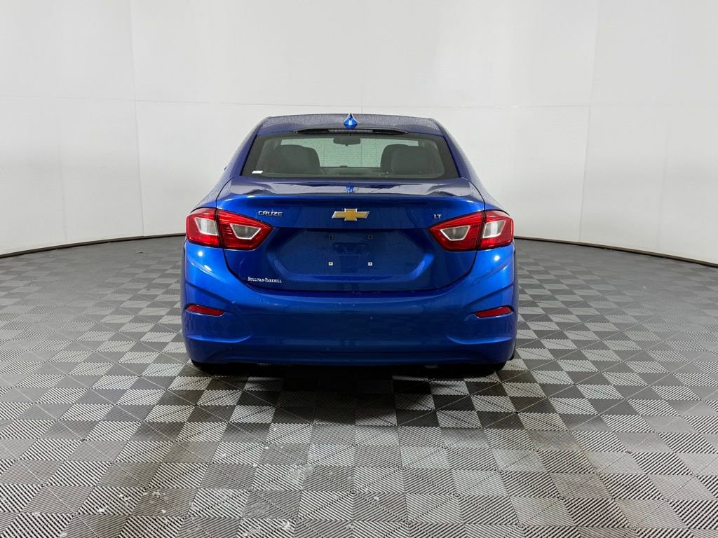 Used 2018 Chevrolet Cruze LT w/ Convenience Package image 9