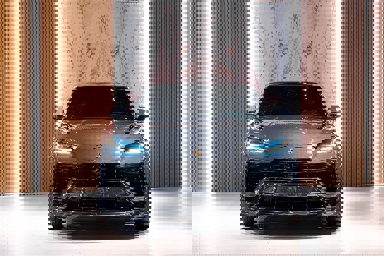 Used 2023 Lamborghini Urus S image 2