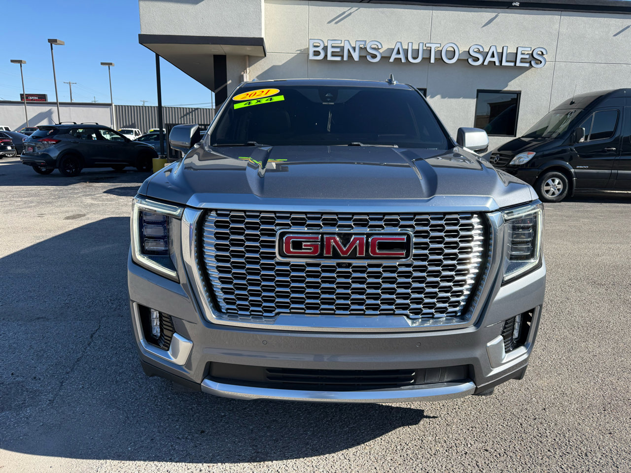 Used 2021 GMC Yukon XL Denali w/ Advanced Technology Package image 3