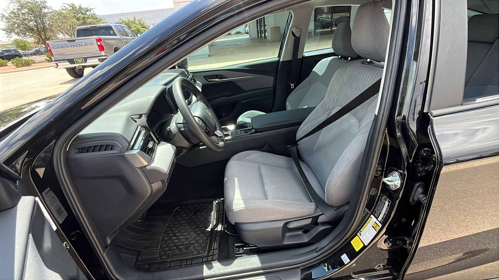 Used 2025 Toyota Camry LE FWD image 10