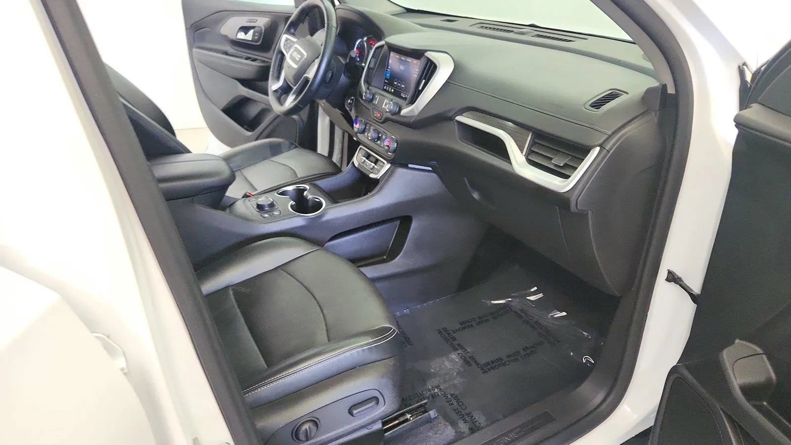 Used 2024 GMC Terrain SLT FWD image 27