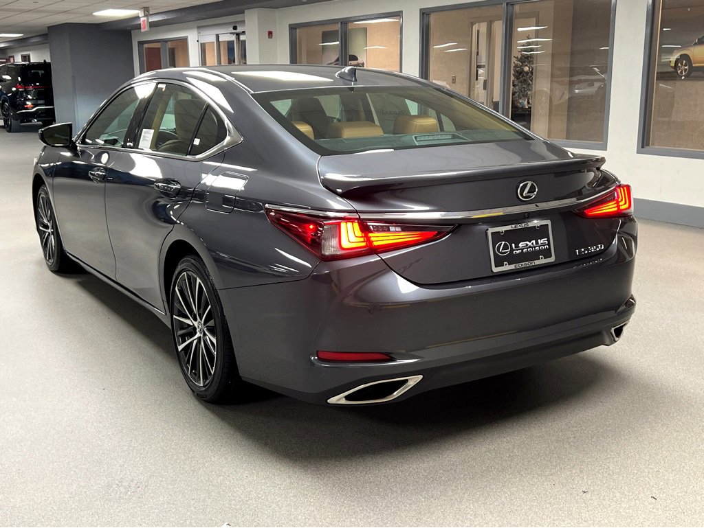 New 2025 Lexus ES 350 w/ Premium Package image 5