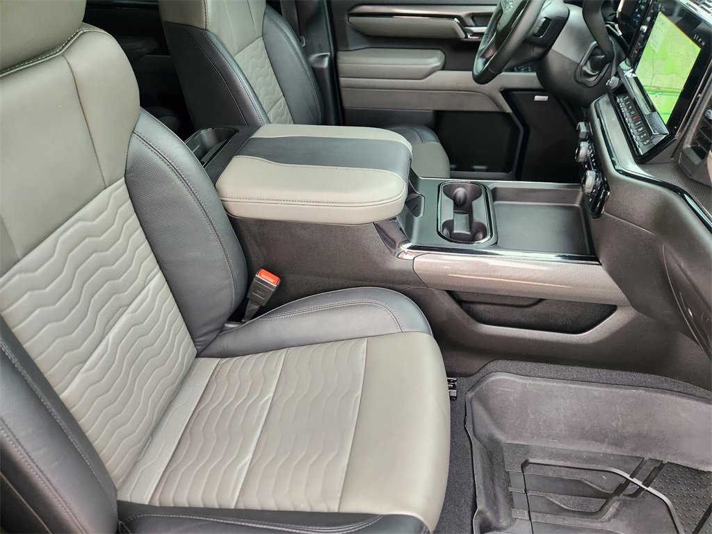 Used 2024 Chevrolet Silverado 2500 ZR2 w/ Technology Package image 13