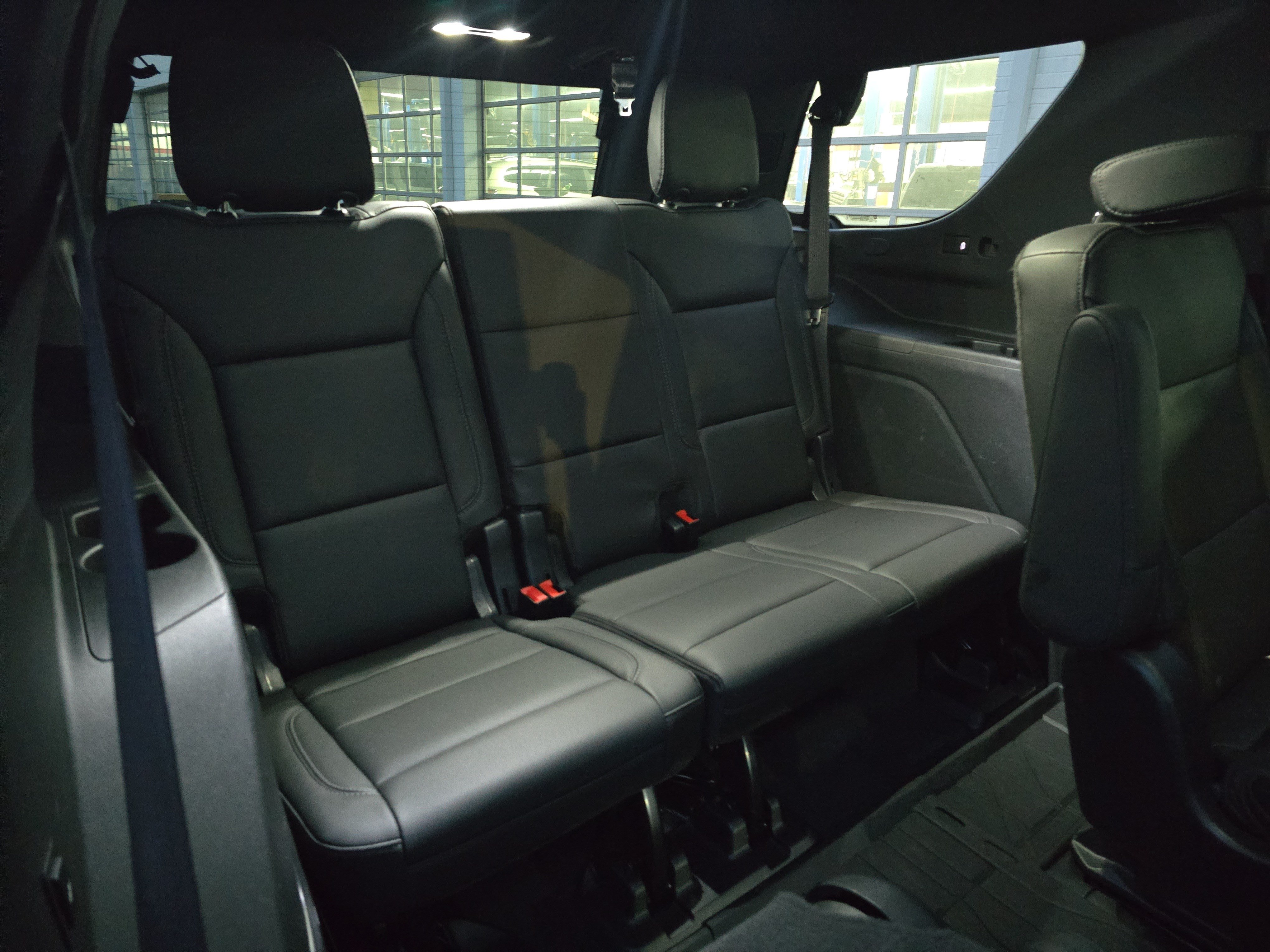 Used 2022 Chevrolet Tahoe LT w/ Luxury Package AWD/4WD image 12