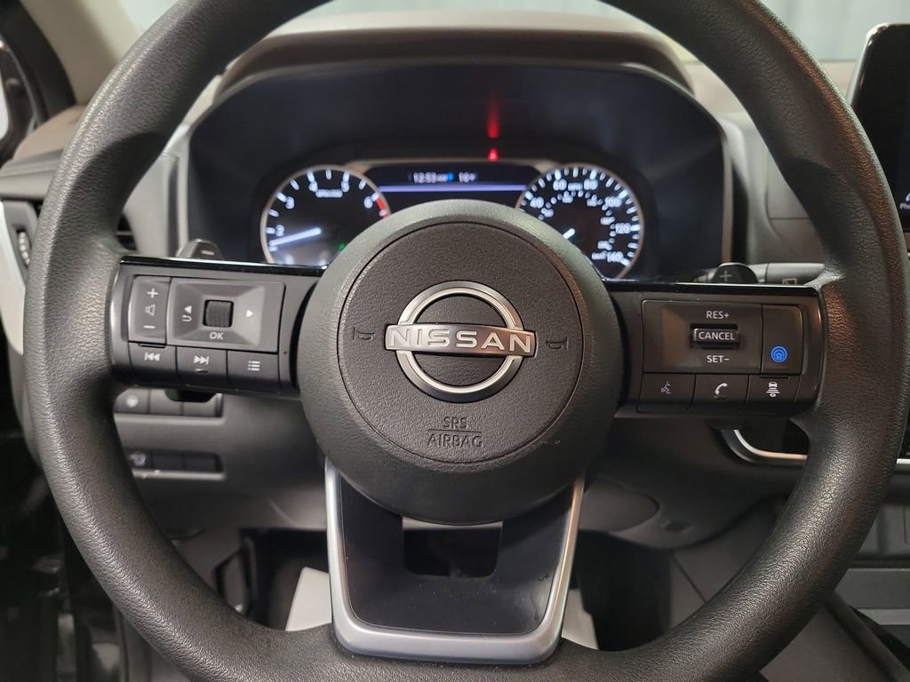 Used 2023 Nissan Rogue SV image 18