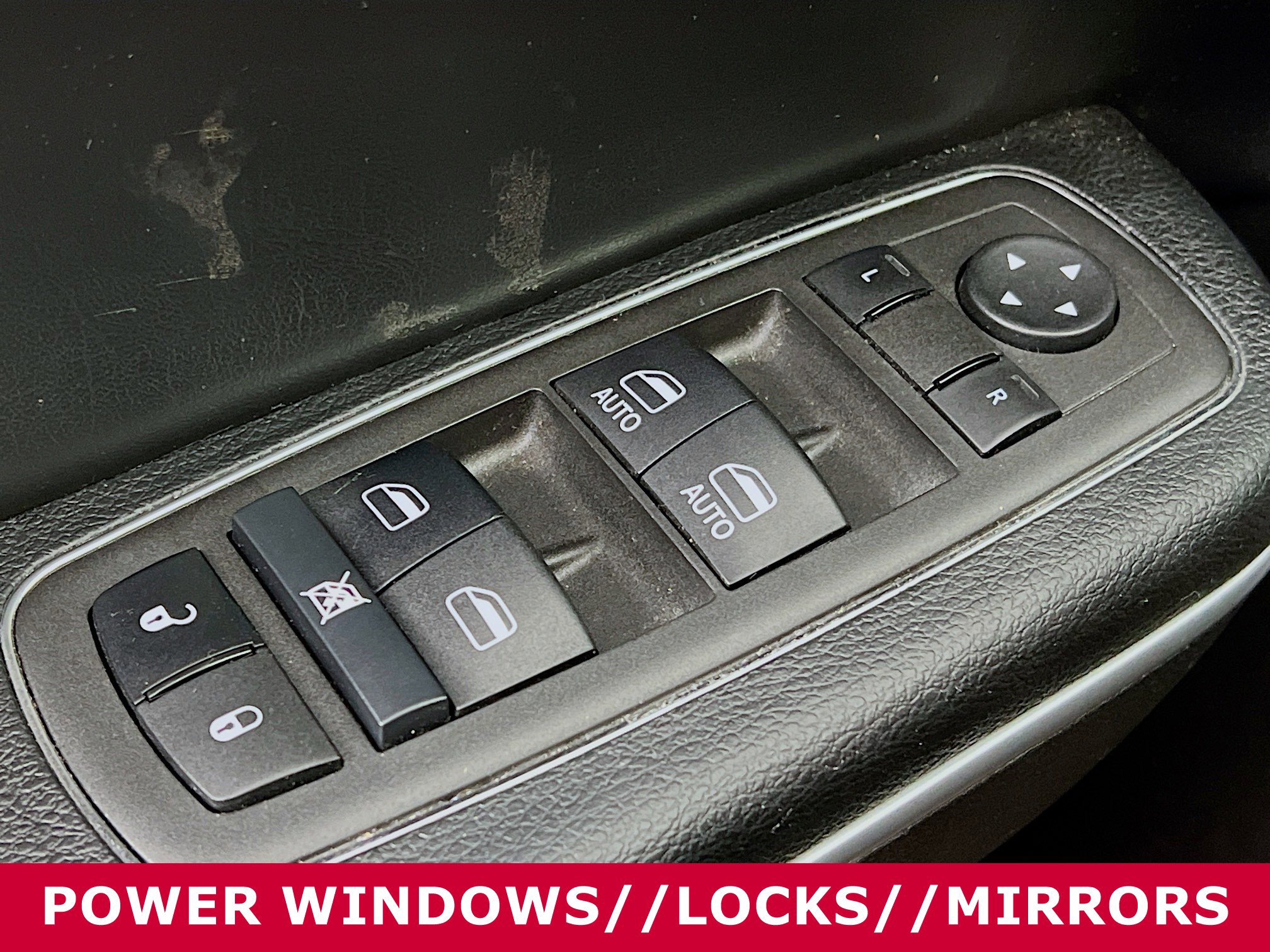 Used 2023 Chrysler 300 Touring w/ Sport Appearance Package image 20