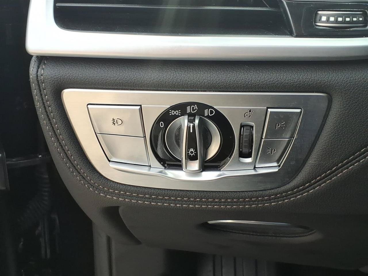 Used 2017 BMW 740i xDrive AWD/4WD image 5
