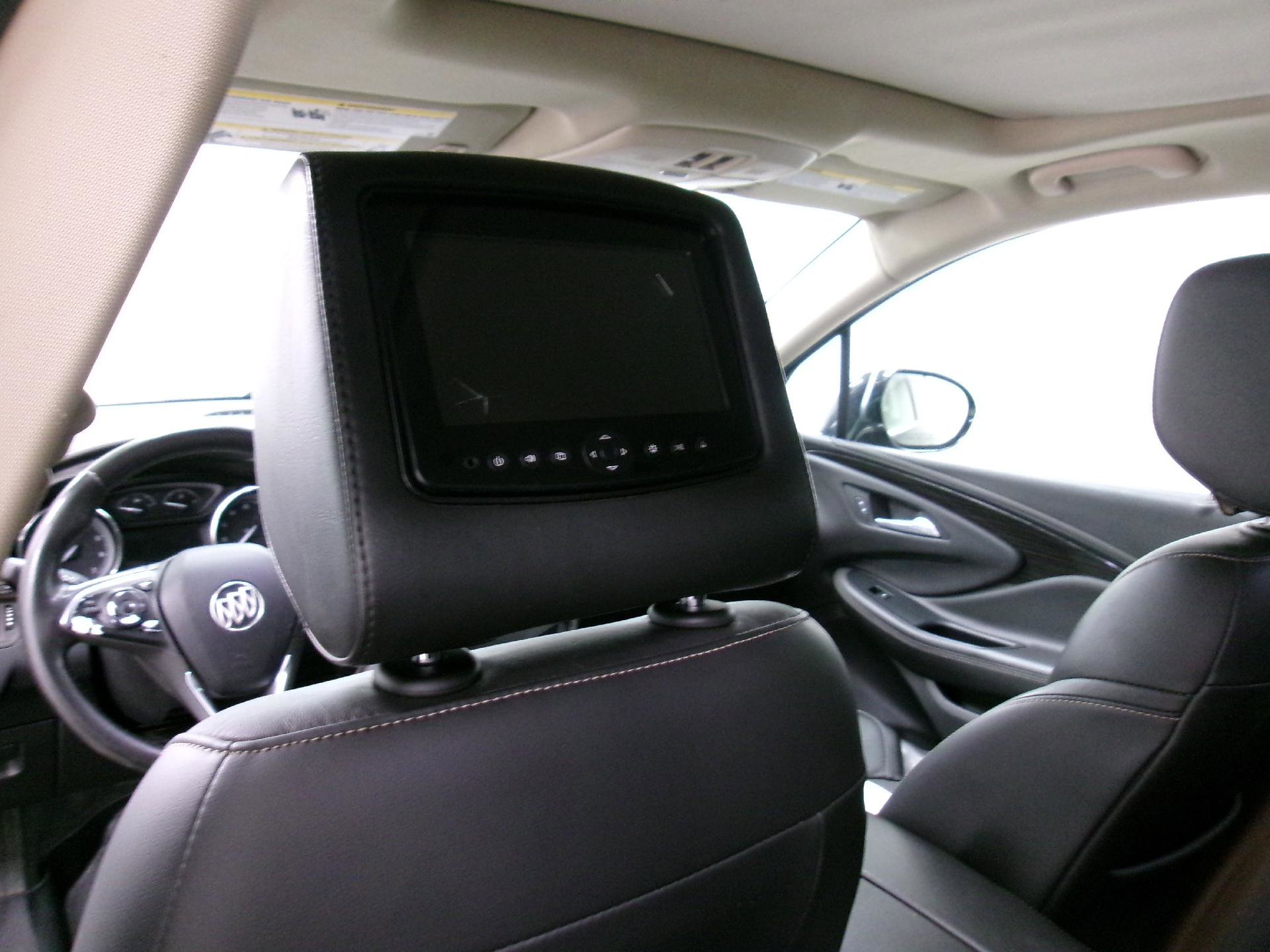 Used 2017 Buick Envision Essence image 8