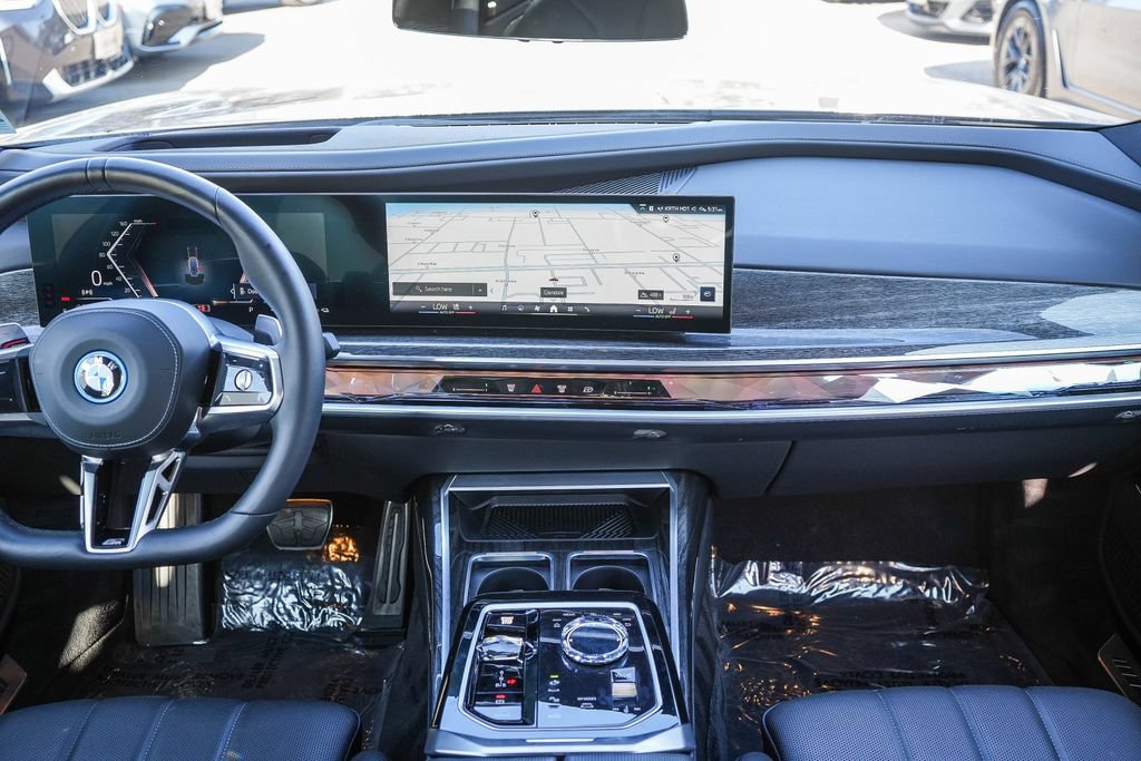 Used 2026 BMW 750e xDrive AWD/4WD image 12